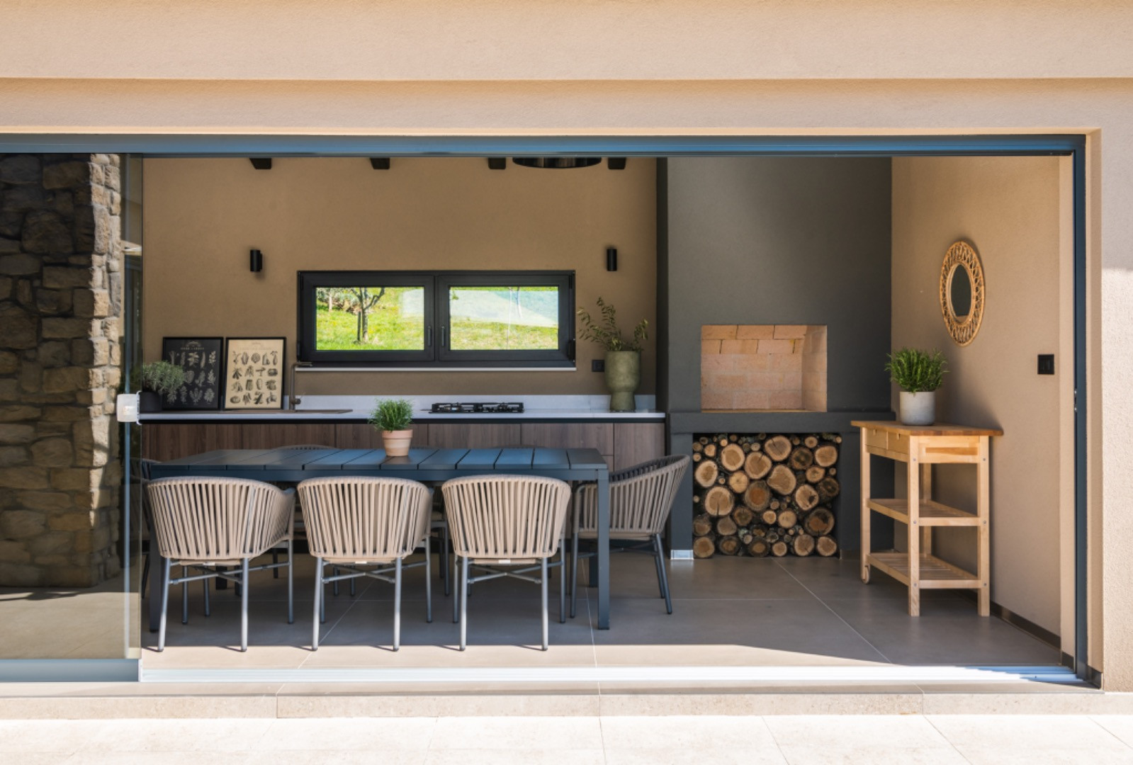 Vacation by the pool, jacuzzi and sauna - Villa Noeli in a peaceful place near Hum, Villa Noeli with a pool, jacuzzi, and sauna, Klanac, Istria, Croatia Buzet